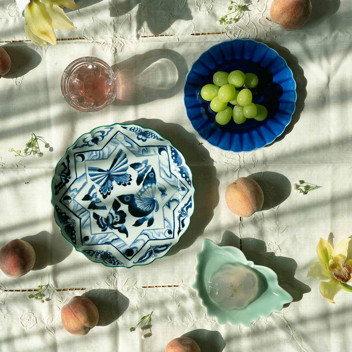 空に浮かぶ架空の庭園をテーマにした食器。空中庭園｜波佐見焼